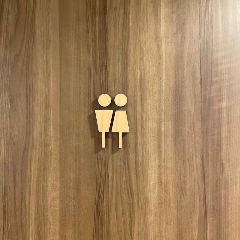 来客のときに褒められる！シンプリストがおすすめするオシャレなトイレマーク7選