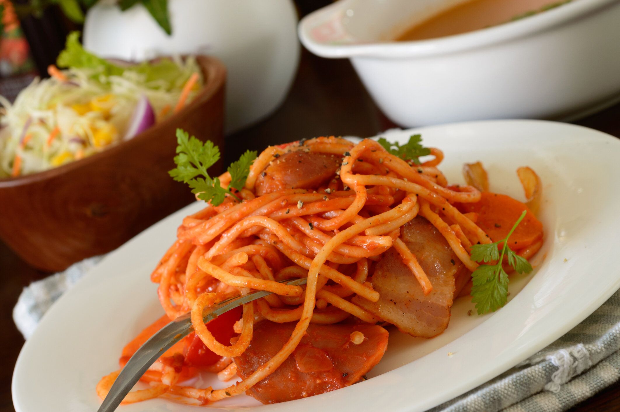 スパゲッティ ・ ナポリタンのプレート