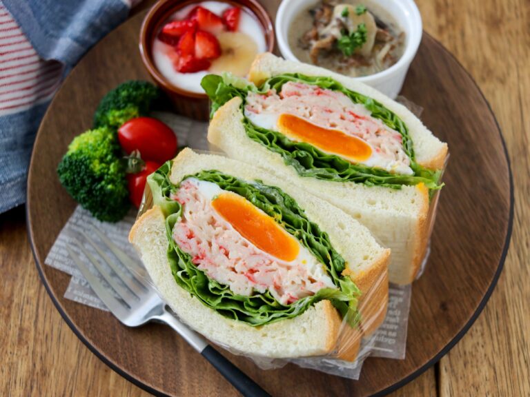 休みの日にはおうちピクニック！具沢山サンドで楽しもう♪