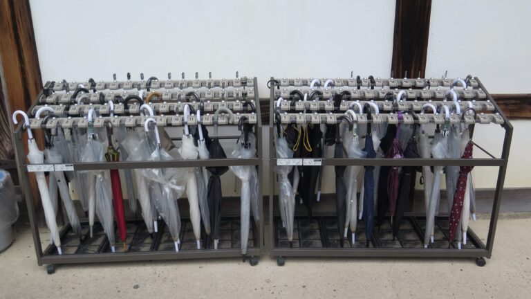 冷凍肉はダメ!?1,000万円貯めた人が「ためない」意外なもの・こと6選