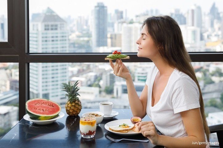 食事制限はせずに自宅での簡単な筋トレのみで17kg減量に成功！続けるために自分にかけた「魔法の言葉」とは？