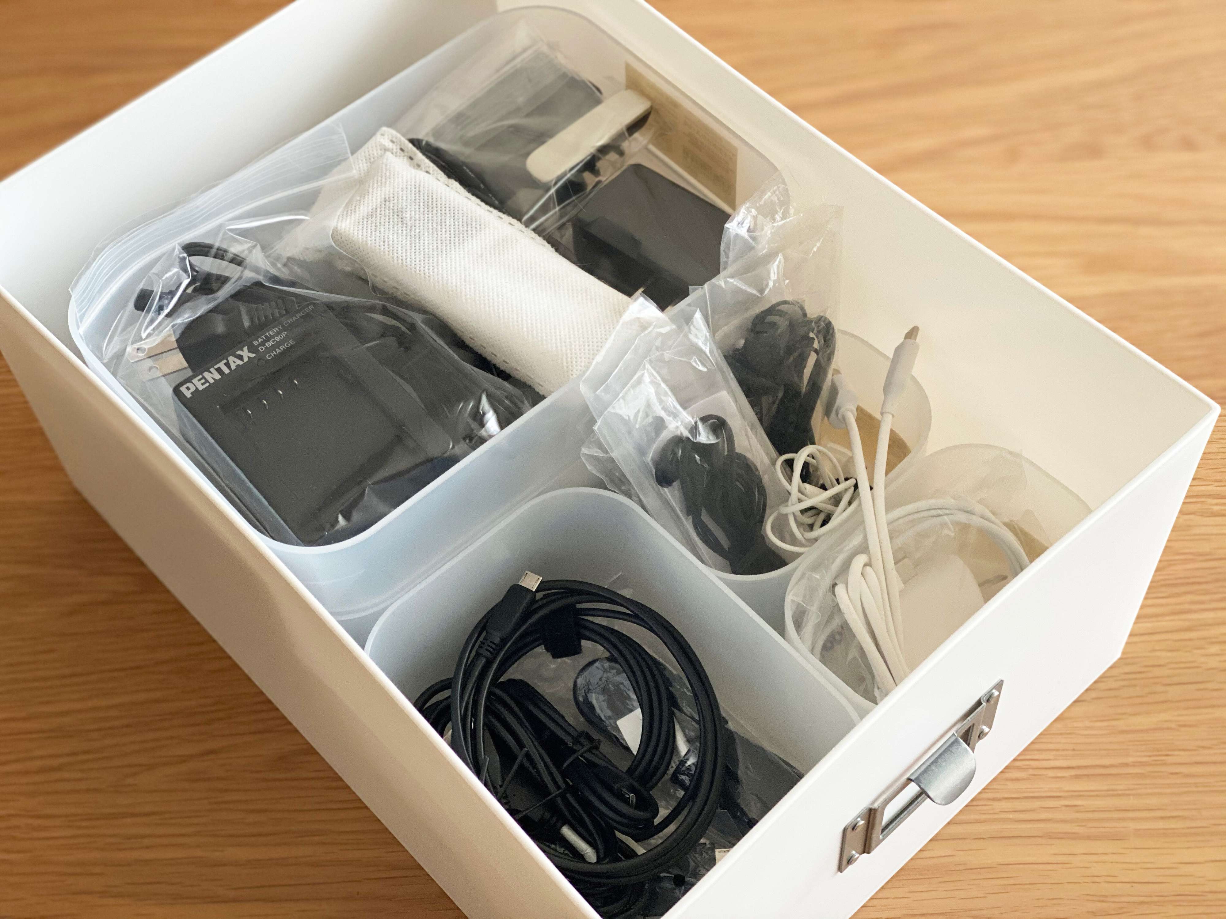 電子機器整理品 まとめ売り ケーブル類・周辺機器セット ケーブル収納は「ざっくり」がおすすめ！片付けやすく見つけやすい収納