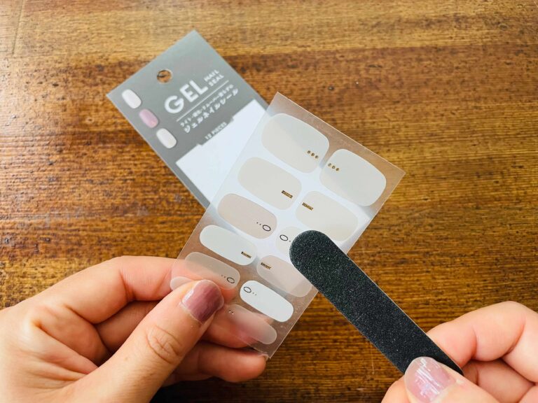 【ダイソー】でこんなものもあるの？簡単にかわいい指先が作れるジェルネイルシール