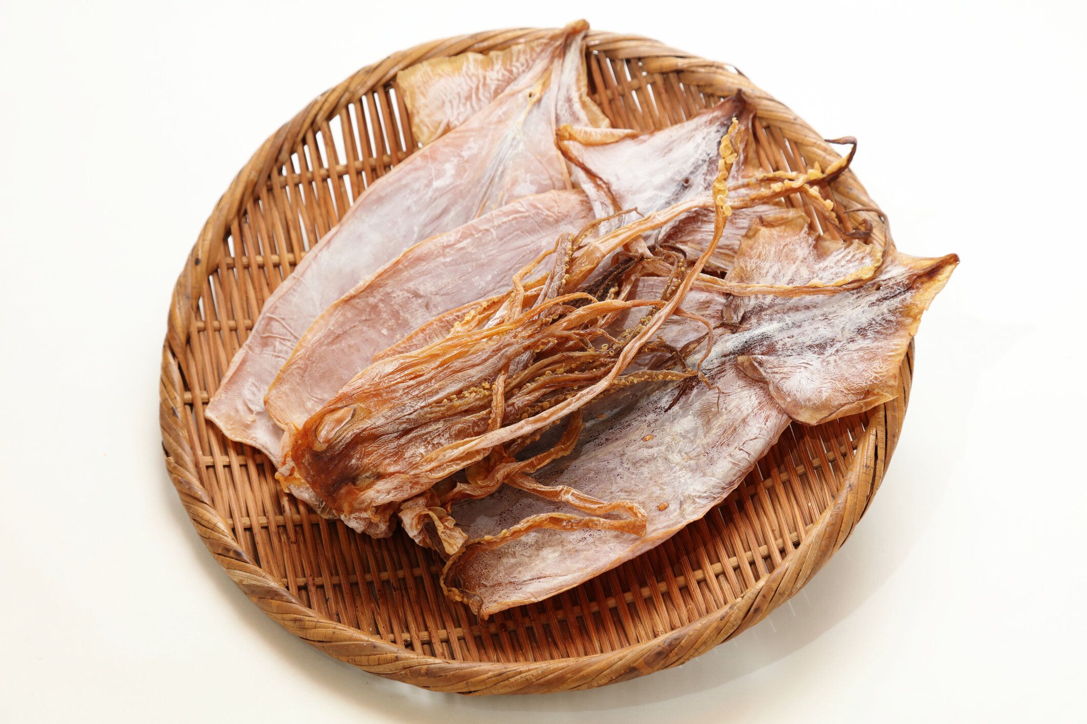 ドライヤリイカ白の背景に隔てられた