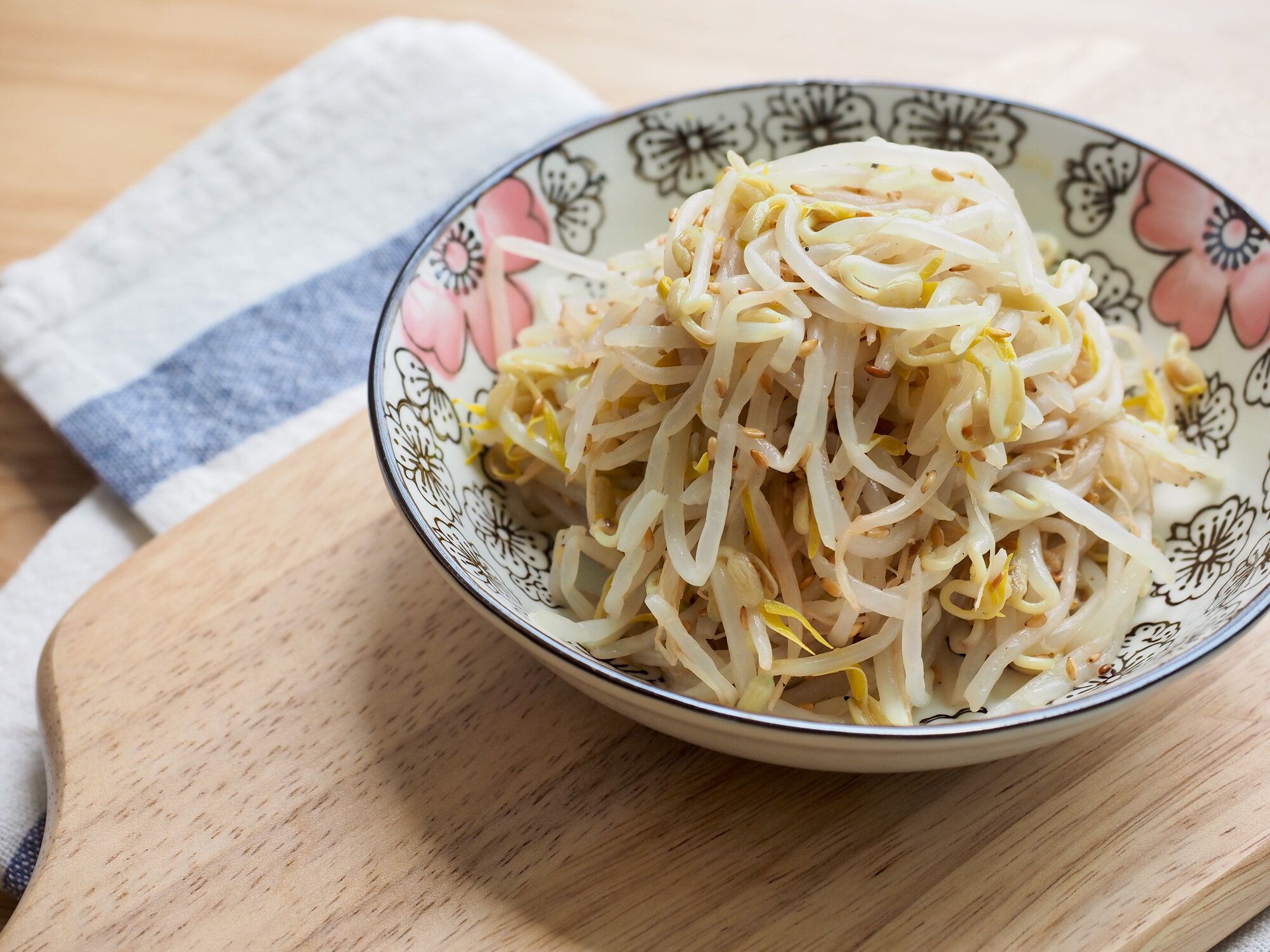 アジア料理 揚げもやし野菜