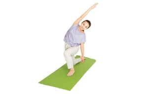 お腹が出るのは脂肪のせいじゃない！「猫背」を正せばお腹はへこむ！