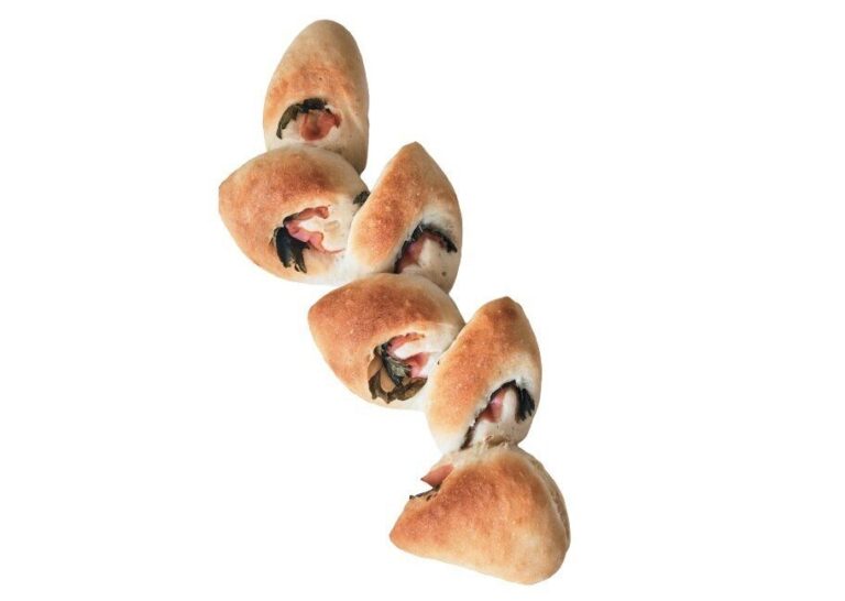 もっちりした食感に生ハムの塩けが合う～！生ハムと青じそのエピ