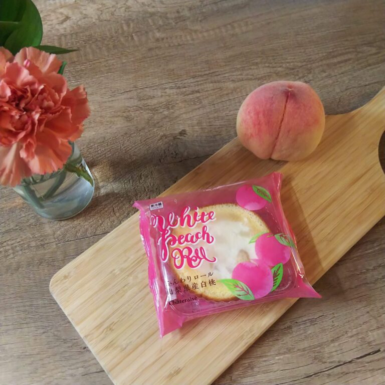 【シャトレーゼ】ふわあまさっぱり！季節限定  桃のロールケーキでた！