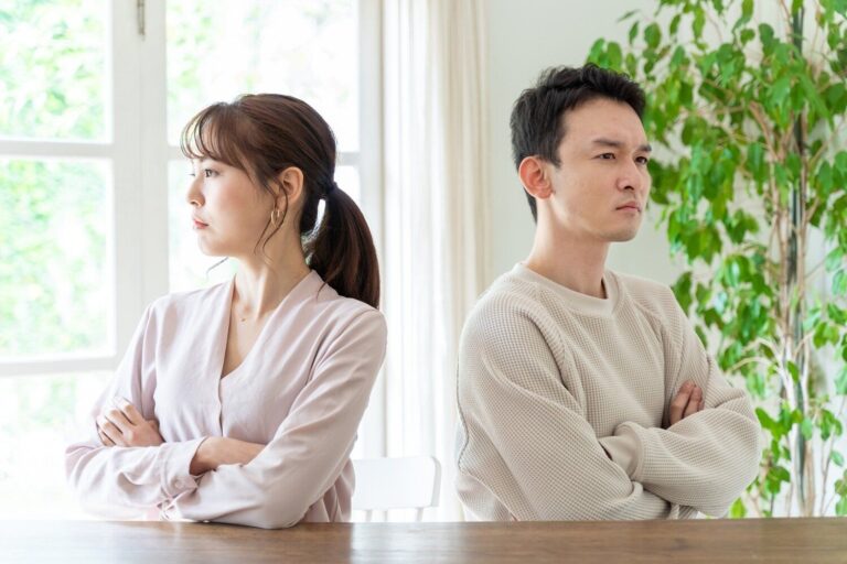 「夫婦喧嘩」を解決して仲直りする方法7選｜考えられる原因についても紹介