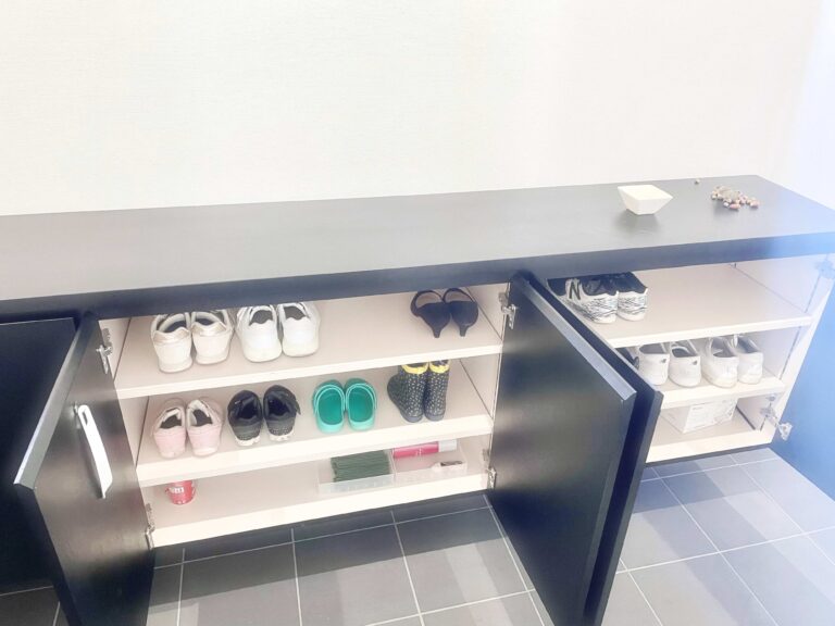 服の衣替えと一緒に「靴の衣替え」しませんか？｜靴箱が片付きます