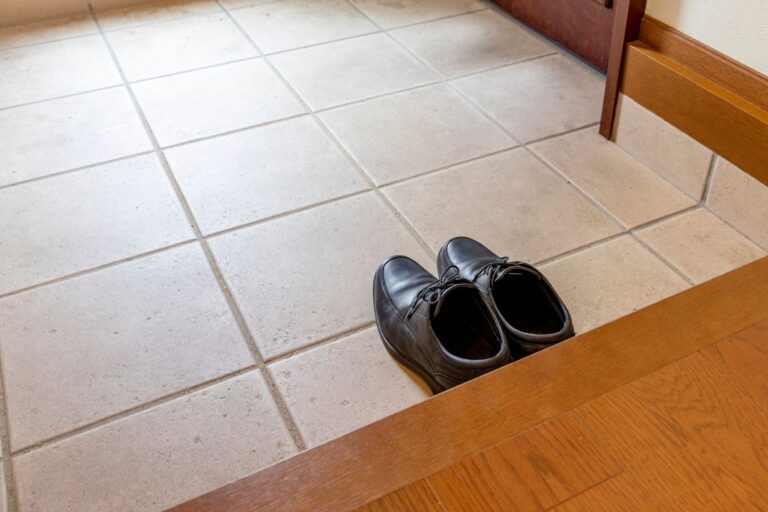 片づけのプロが指摘！「玄関」に置いてはいけないもの3選