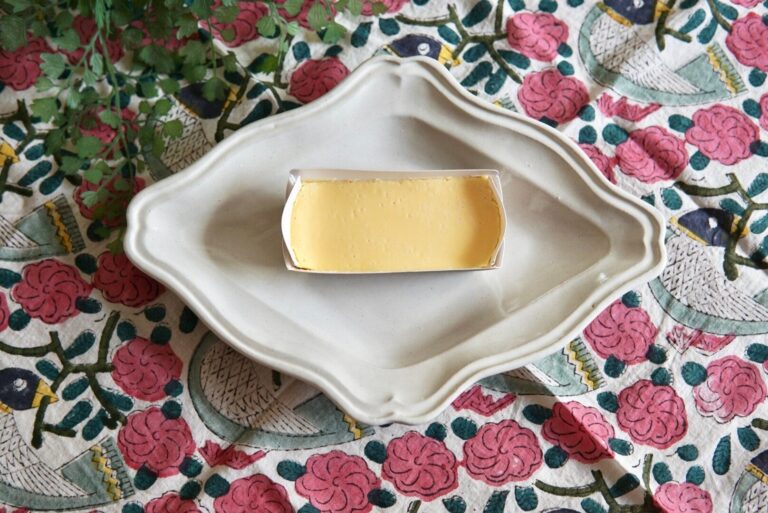 【セブン】素材にこだわり、シンプルだけれど味わい深いクラシックチーズケーキ