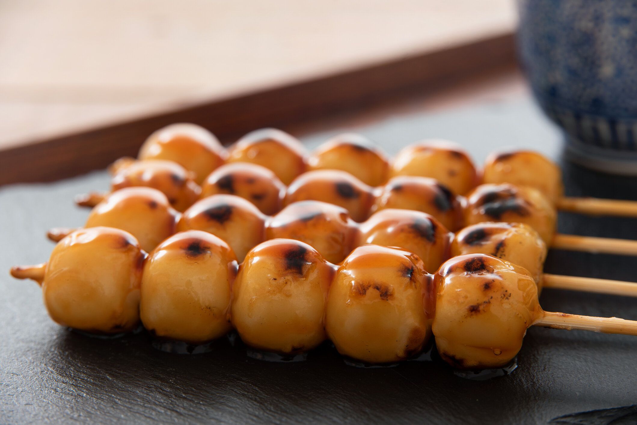 和食、甘塩味ソースの餃子「みたらりだんご」