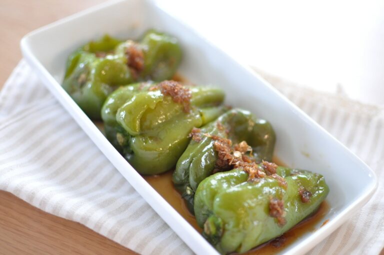 材料4つ！レンジで4分【ピーマンの煮びたし】タネもワタも丸ごと食べちゃうジュワっと味染みレシピ