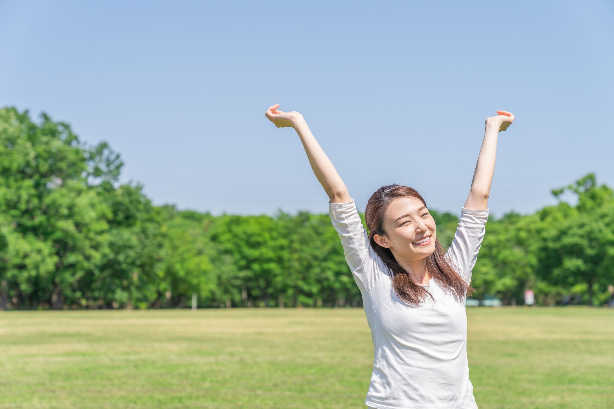 笑顔のアジアの女性,屋外