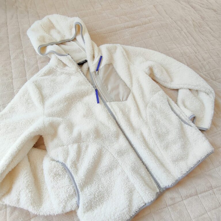 ワークマンで買ってよかった！完売必至なふわもこアウター「防風ダブルボアフーディ」のおすすめポイント