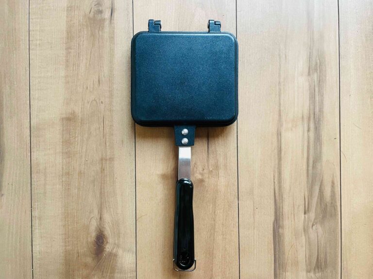 【ダイソー】おうちでキャンプで大活躍！1台は持っておきたい「ホットサンドメーカー」