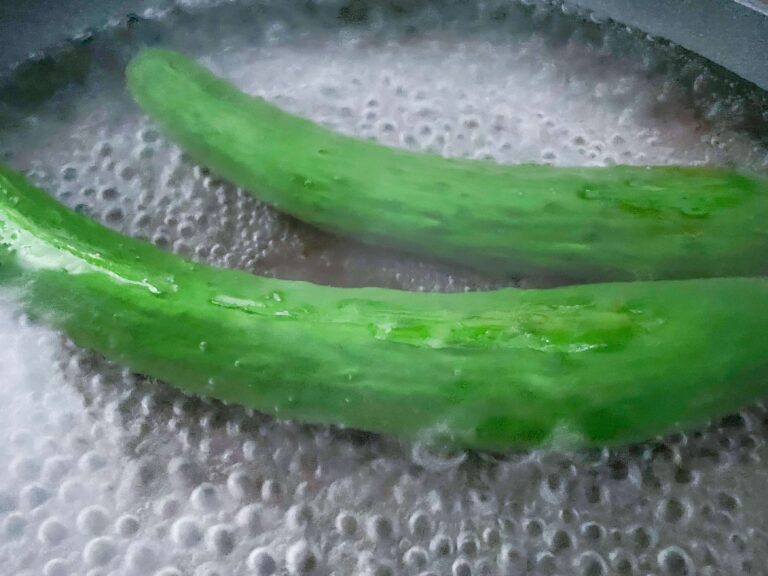 野菜のプロが教える！きゅうりは塩もみ前にゆでるのが正解