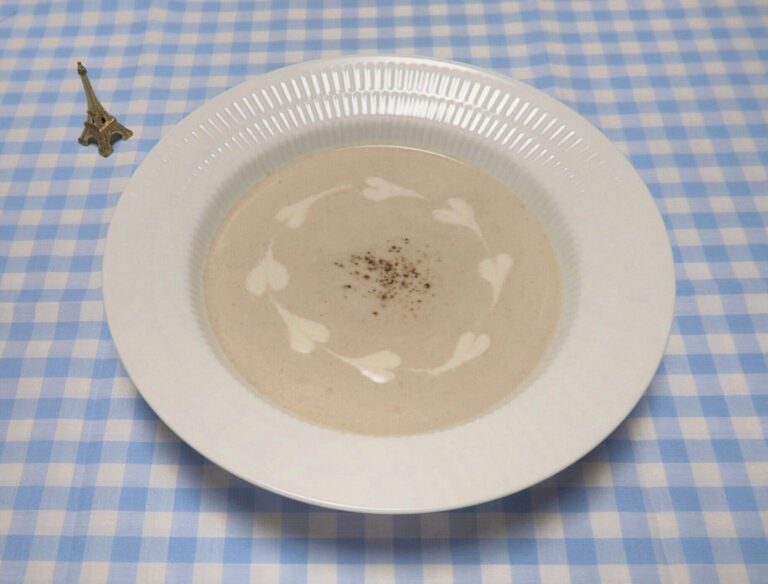 マッシュルームの旨味をまるごと味わえる！【マッシュルームの濃厚ポタージュ】のつくり方