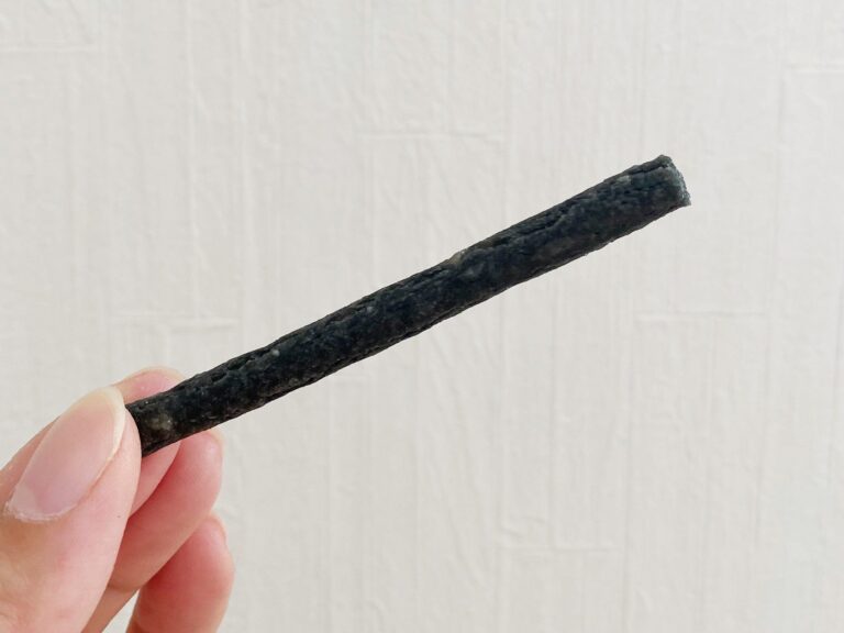 【ファミマ限定】じゃがりこ史上初、黒いじゃがりこ！「黒トリュフ塩味」が激ウマすぎ！