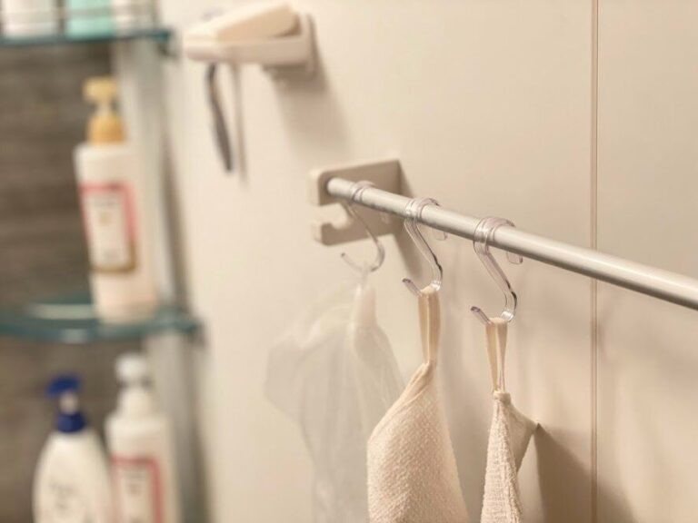 【セリア】ひっかけ収納に便利なワイヤークリップを〇〇に買い替えたらプチストレス解消！