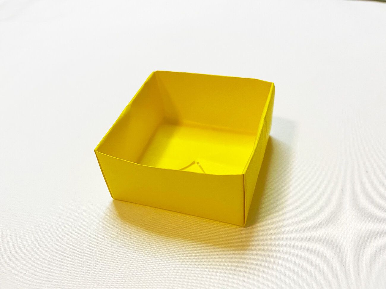 定番で簡単な折り紙の箱