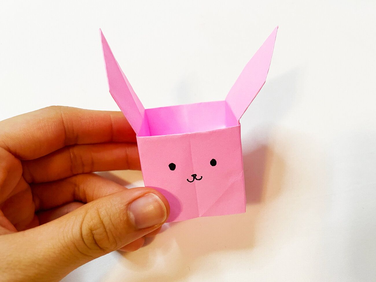 かわいいうさぎの箱の折り紙