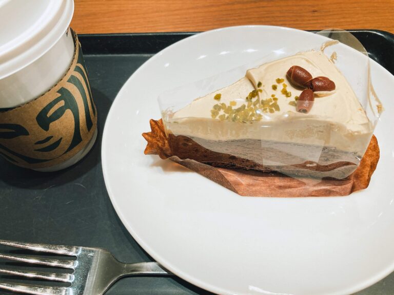 【スタバ】バレンタインに食べたい！マニアが教えるチョコレートなフード3選