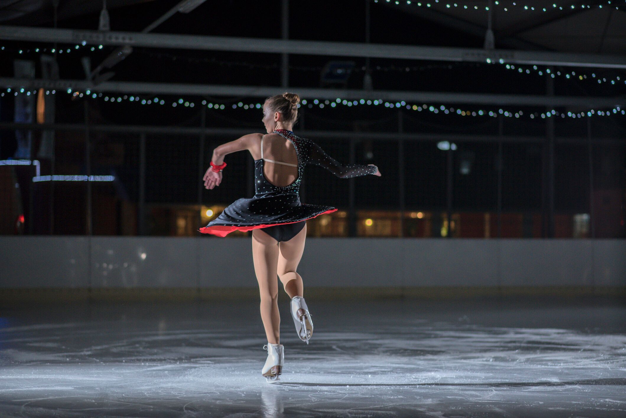 氷の上のスピンを仕上げ