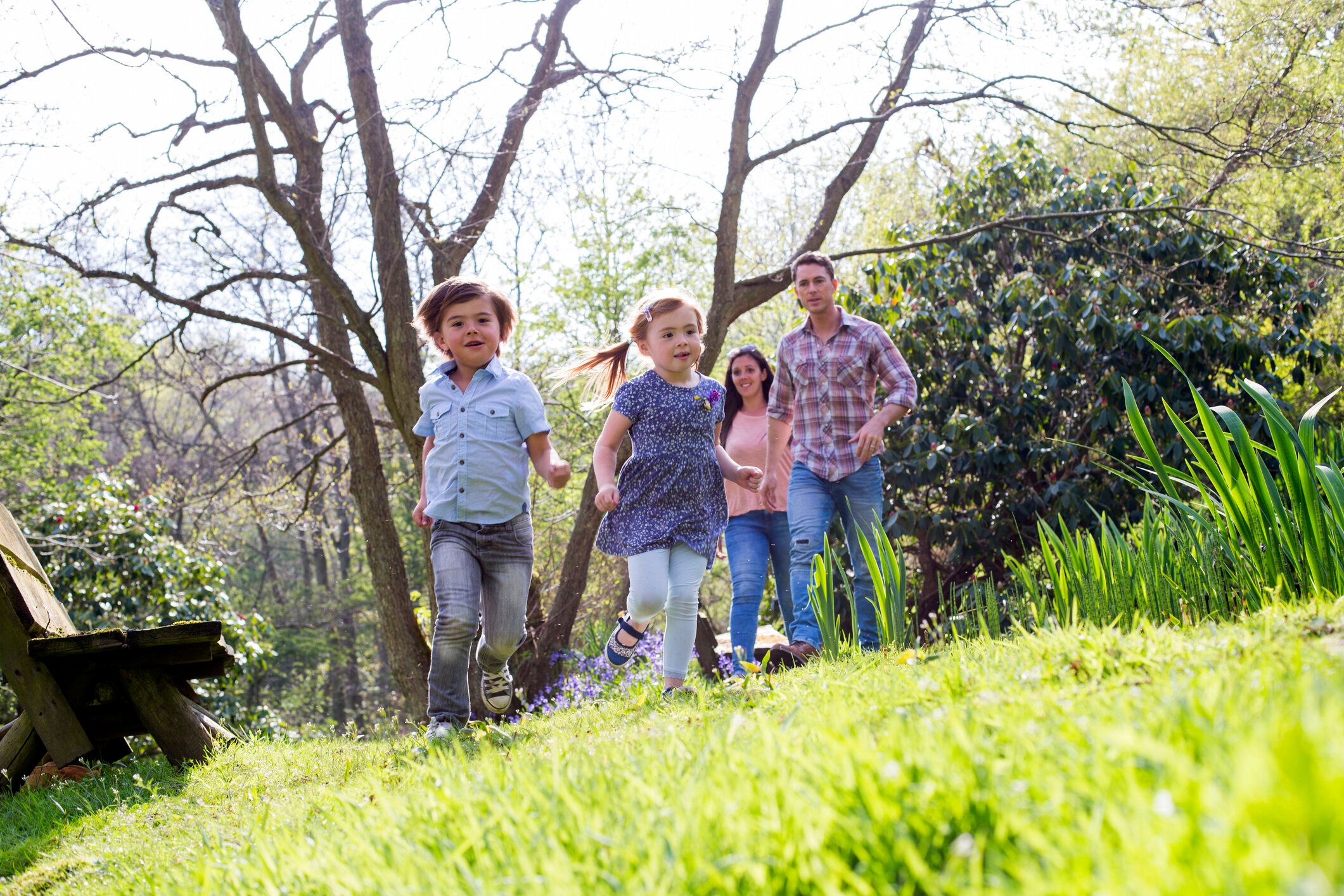 屋外で蒸気を発散する