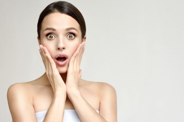 知ってた？ワセリン最強説！目尻のシワに花粉症、ヘアケアにも？目からウロコの使い方もご紹介