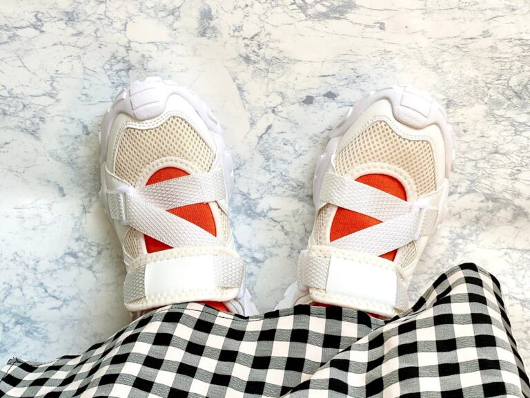 【しまむら】カラーソックスが映える！メッシュスニーカー