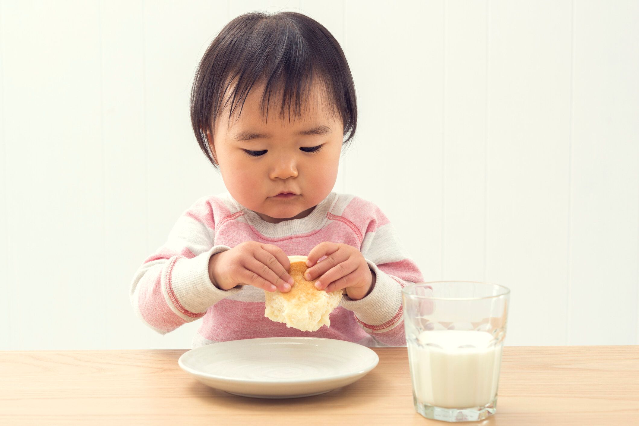 子供の食べるパン