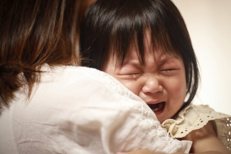心理の専門家&先輩ママ・パパに聞く！子どものかんしゃく対策