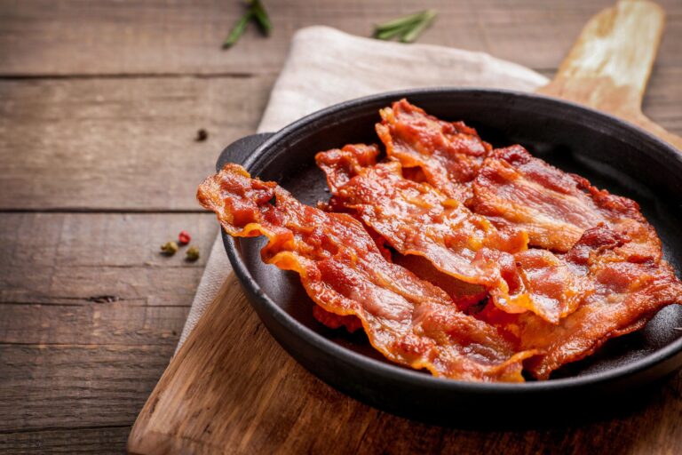 気になる「ベーコン」のカロリーや炭水化物量とは？食べる際に押さえるべきポイントを紹介
