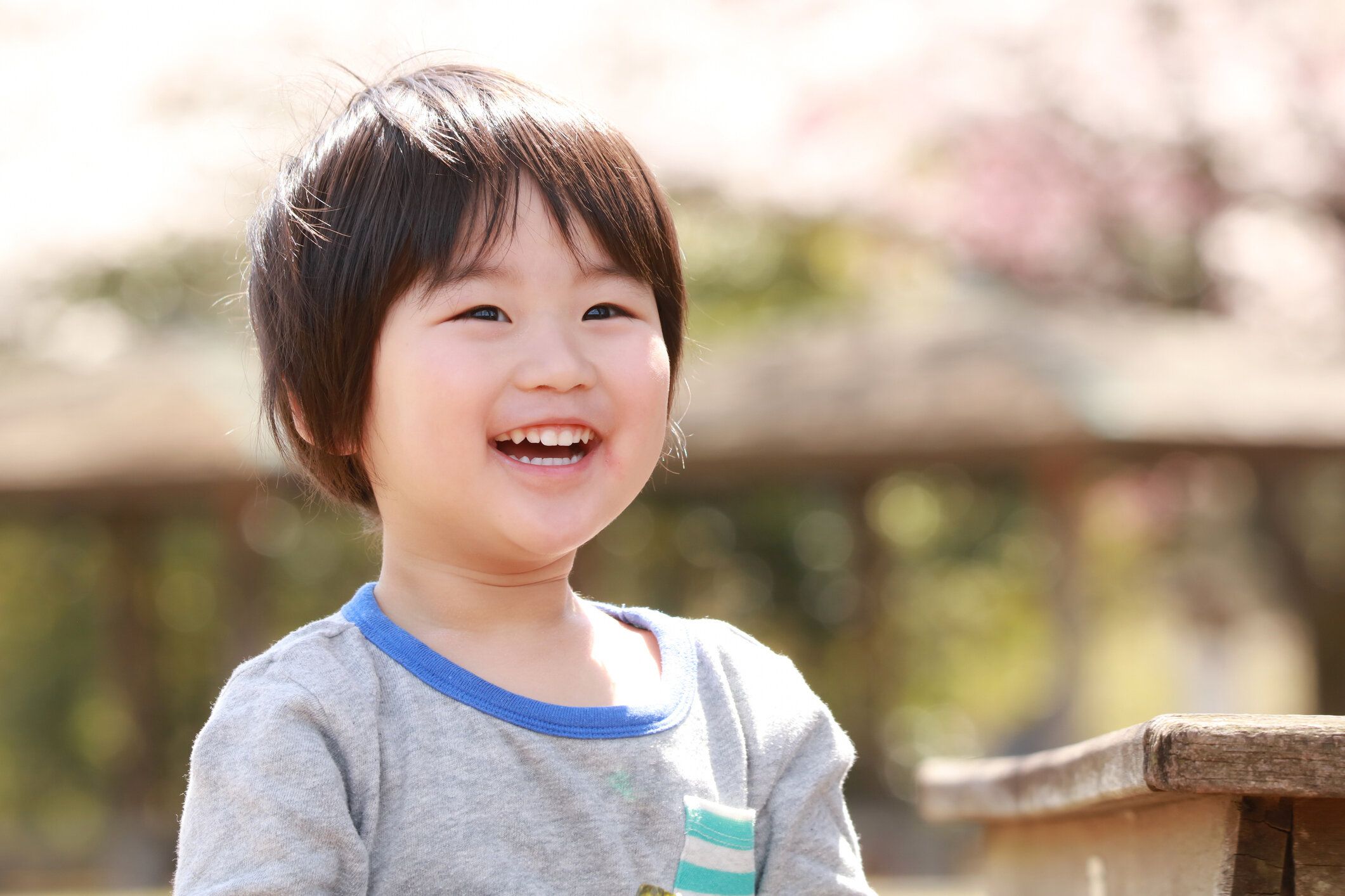 笑顔の少年のイメージ