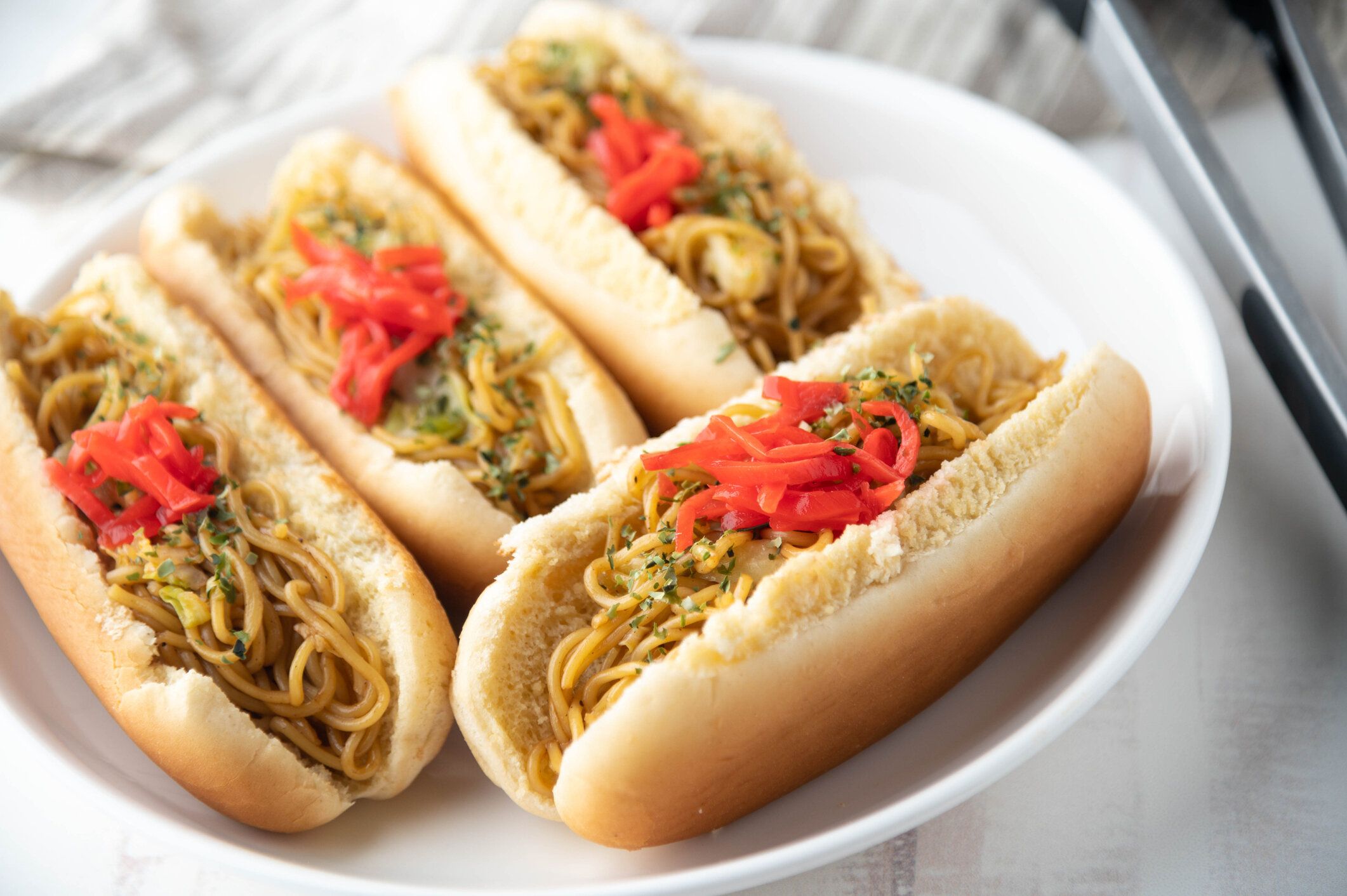 焼きそばパン、日本のアニメ料理、揚げ麺パン