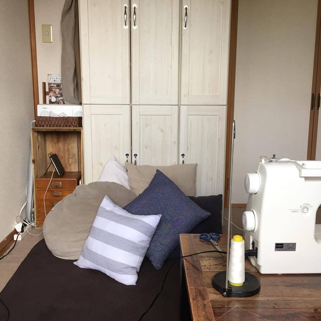 【セリア】シンプルで使いやすい!落ち着いた色味のクッション