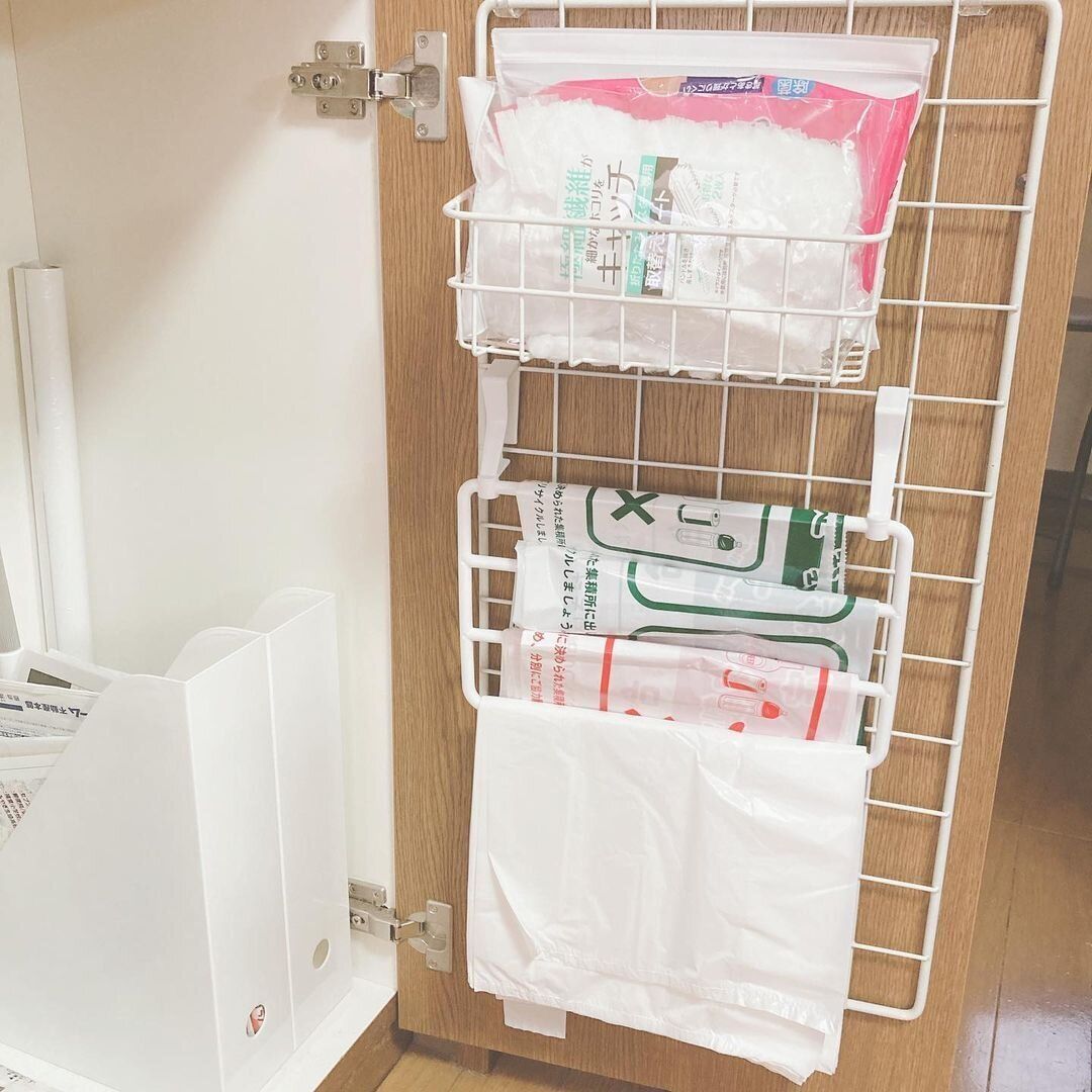 【セリア】片手でさっと取れる！ゴミ袋ハンガー