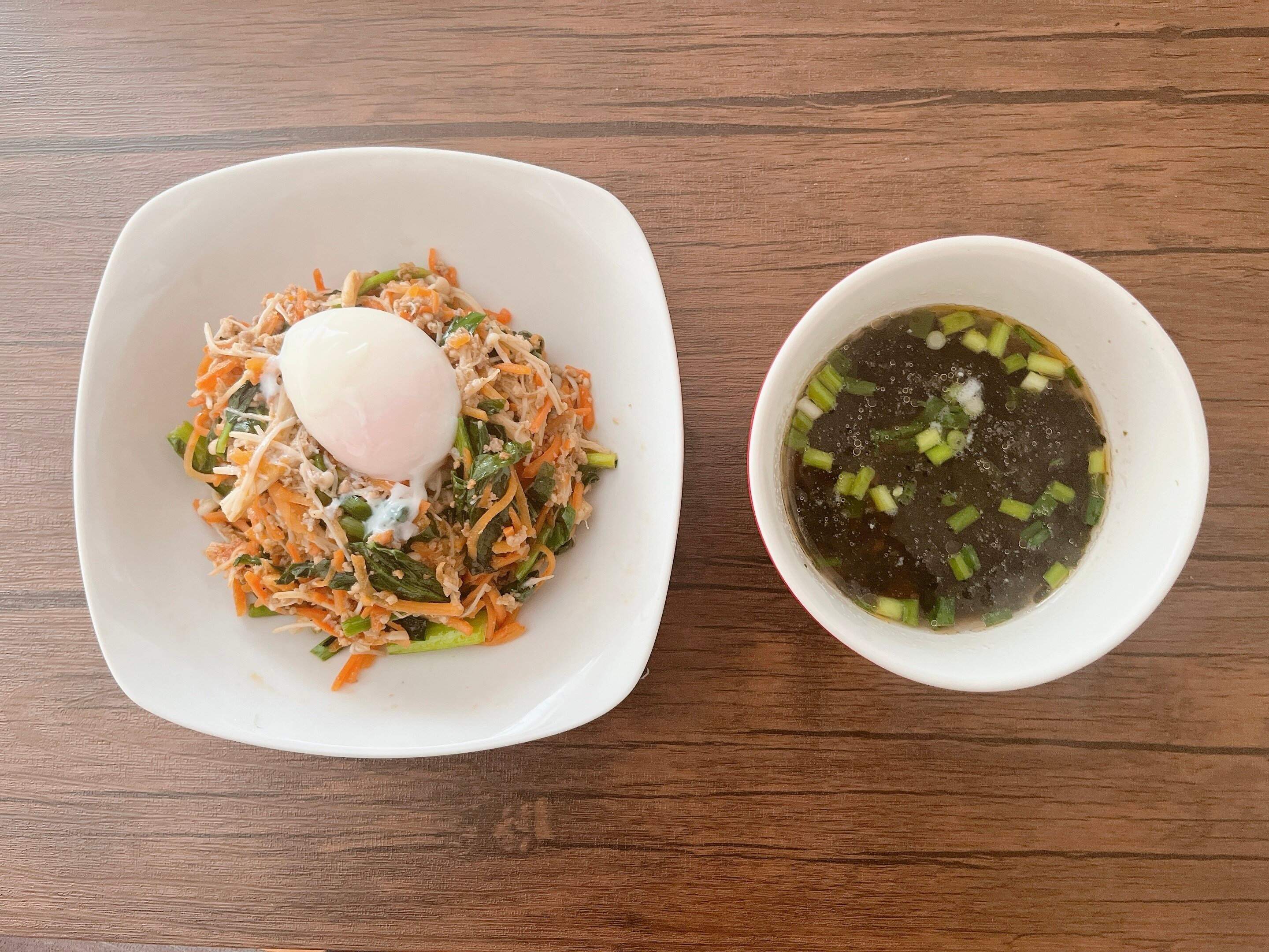 Kit Oisixのジューシーそぼろと野菜のビビンバ・韓国風スープ