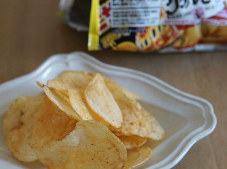 【ローソン】限定、新しさと懐かしさと安定感と「カルビー　ポテトチップス　この中の3種類を#MIXしちゃった味」