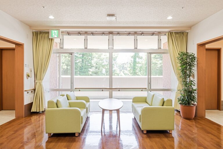 【料金もわかる】知ればホッとする！？親と私、年をとったらどこに住むの？を調べてみた