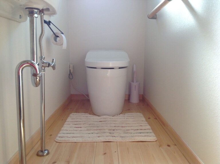 「トイレ収納」の賢いテクニック実例＆掃除の手間を減らすひと工夫