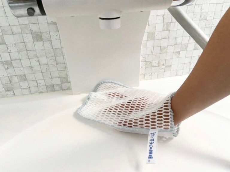 「風呂床掃除No.1」と評判のアイテムを紹介！ラクできる月1回だけでできるワザも