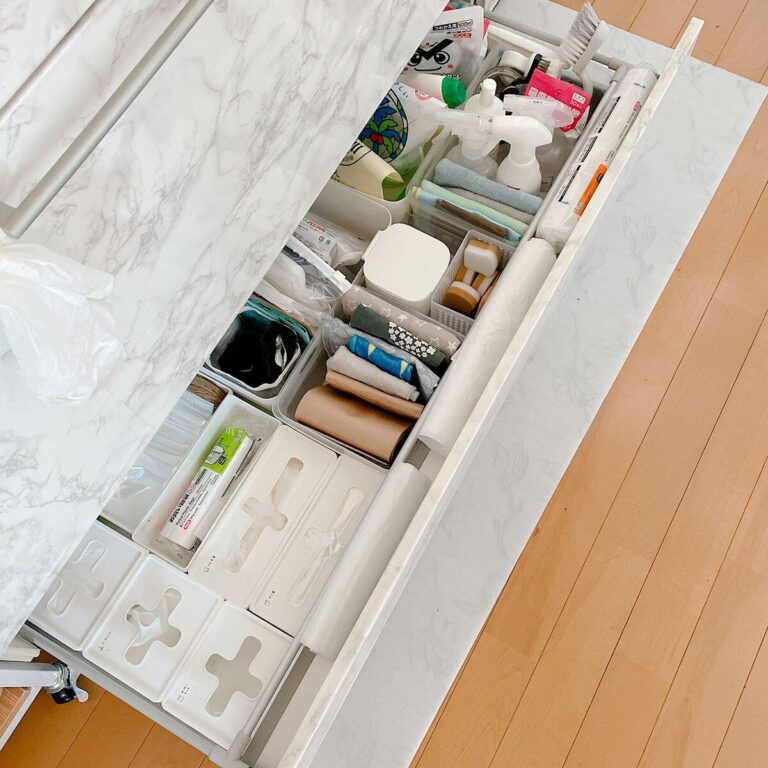 【シンク下収納】袋類はロールタイプと詰替えを使い分け