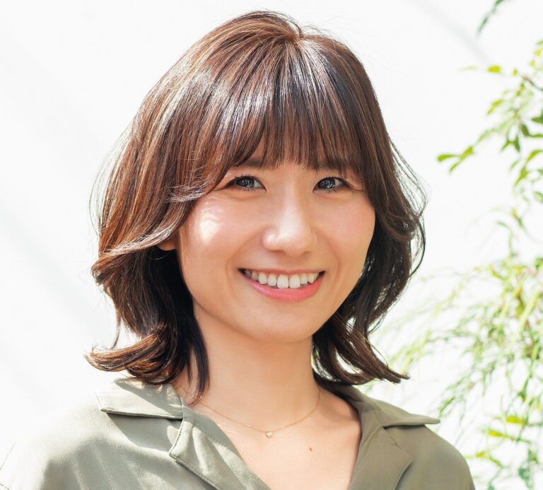 30代からの【ぱっつん前髪】誰でもイタくしない秘訣は「横にも前髪」つくること