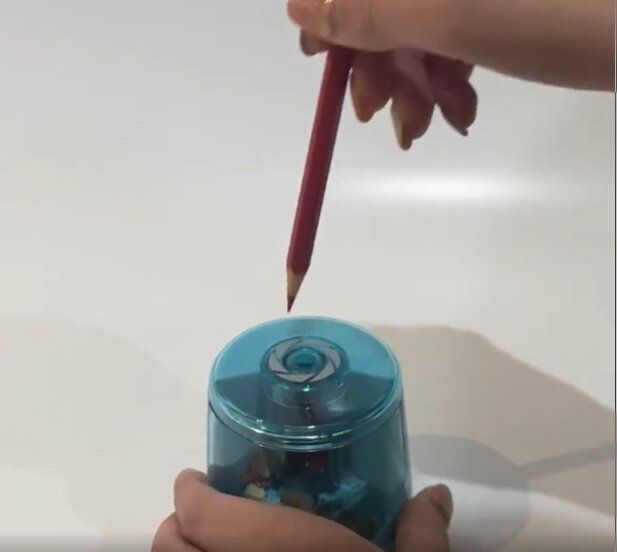 【ダイソー】お値段以上な電動鉛筆削り