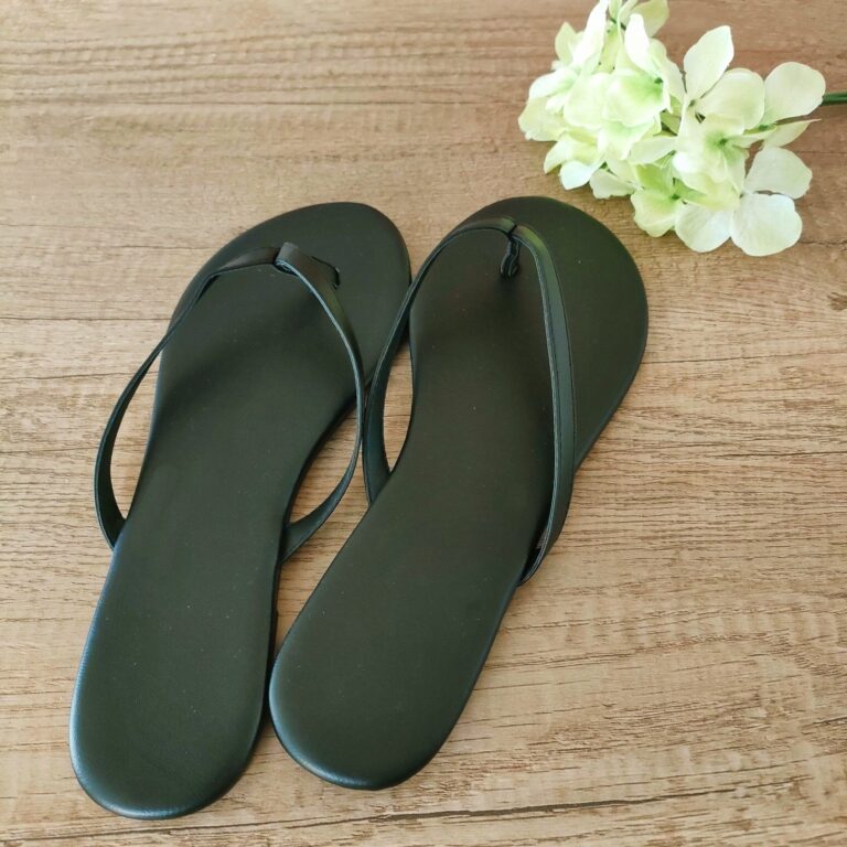 【ダイソー】夏の必需品でしょ！高見えスタイリッシュな「サンダル」み〜つけたっ！