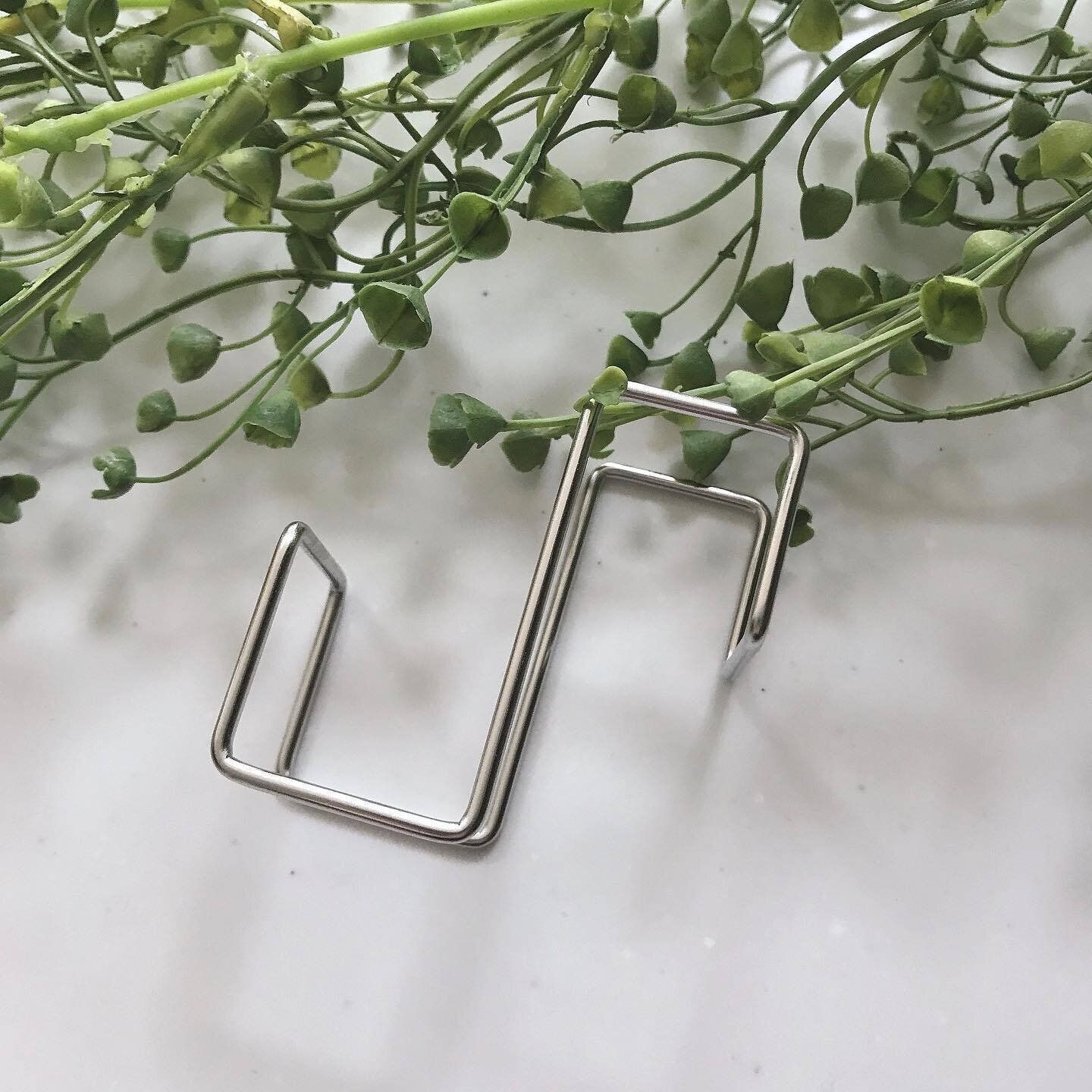 【無印良品】シンプルで使いやすい！「ステンレス扉につけるフック」