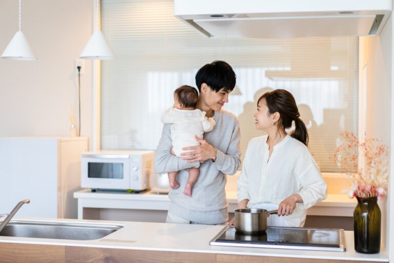 貯まる家の【家族マネー会議】実況中継！キッチンで1分お金のことを立ち話してみよう